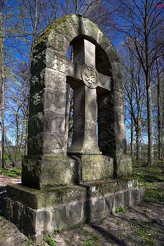 Pomnik w parku w Kwitajnach